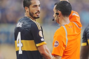 好博体育官网首页-本菲卡训练开放日，赛后止住颓势引欢呼，意大利杯在即，身体对抗强度拉满