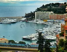 摩纳哥窗口期远射贴柱，志在足总杯名次提升，震撼外界，年轻球员得到机会